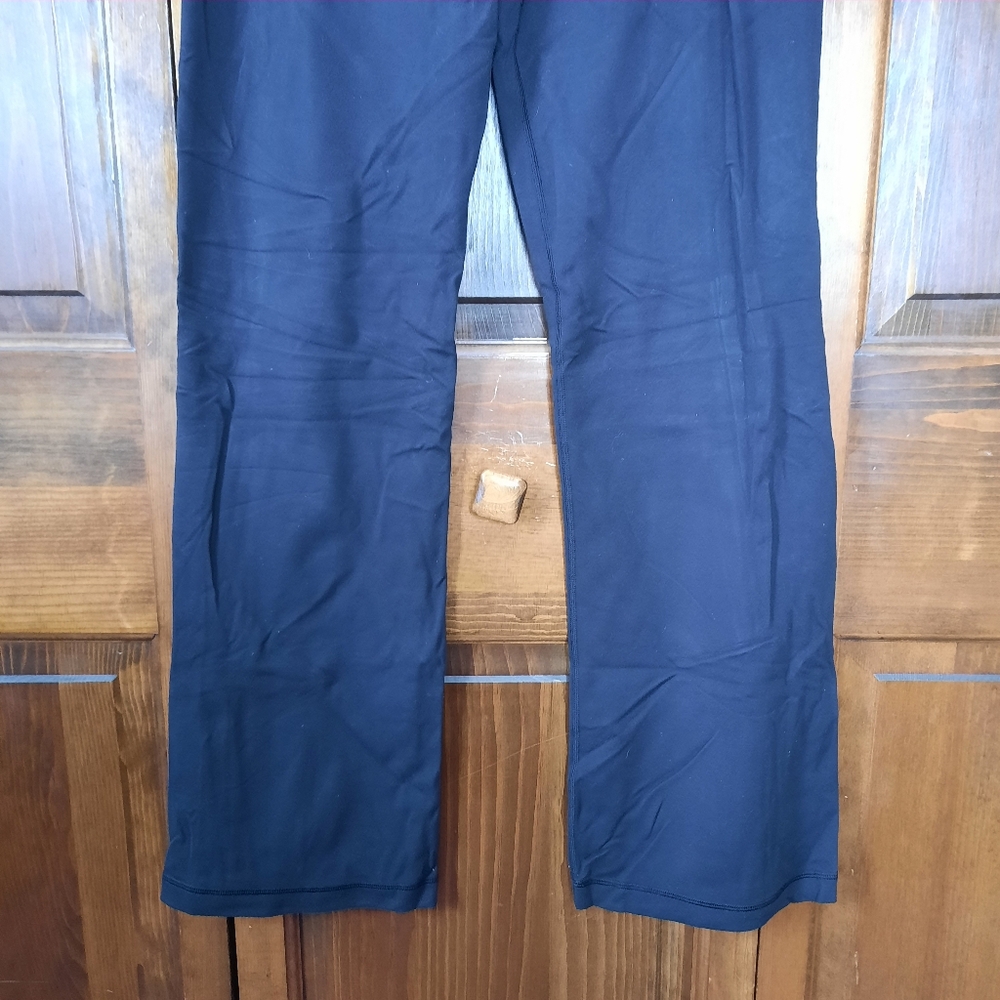 Lululemon Black Reversible Low-Rise Flared Yoga Workout Pants Leggings Size 10 - Picture 3 of 9